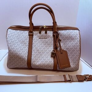 MICHAEL KORS Large Heritage Logo Weekender STYLE #30H6TTMU4V